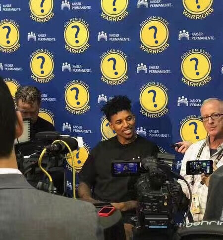 北青：向余望确定缺席中乌之战，吾米提江可能替补出场（北青：向余望无缘中乌之战，吾米提江或将替补登场）