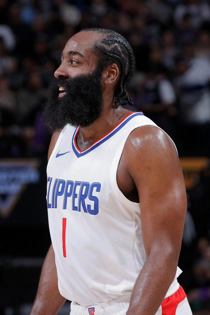 布伦森半场26分＆唐斯准两双，尼克斯17分领先猛龙（布伦森半场砍26分，唐斯准两双，尼克斯领先猛龙17分）