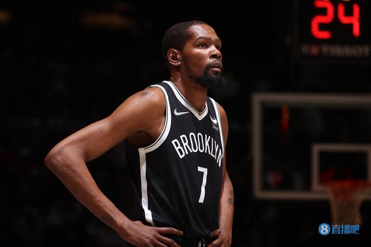 我懂用户晒视频：兰克尔趁队友客场比赛，去俱乐部偷队友的鞋（我懂用户曝视频：兰克尔趁队友客场作战，潜入俱乐部顺走队友球鞋）