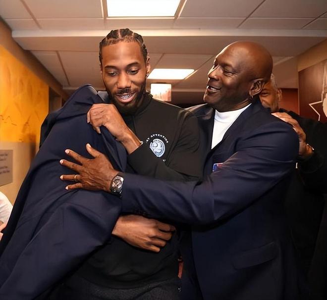 杯赛八强出炉！广厦山西大概率四强会面，上海广东首轮对决成焦点（杯赛八强揭晓：广厦与山西有望会师四强，上海对阵广东成首轮焦点）