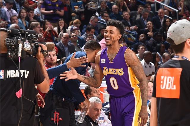 后卫必学的五个突破动作（后卫必练的五大突破技巧）