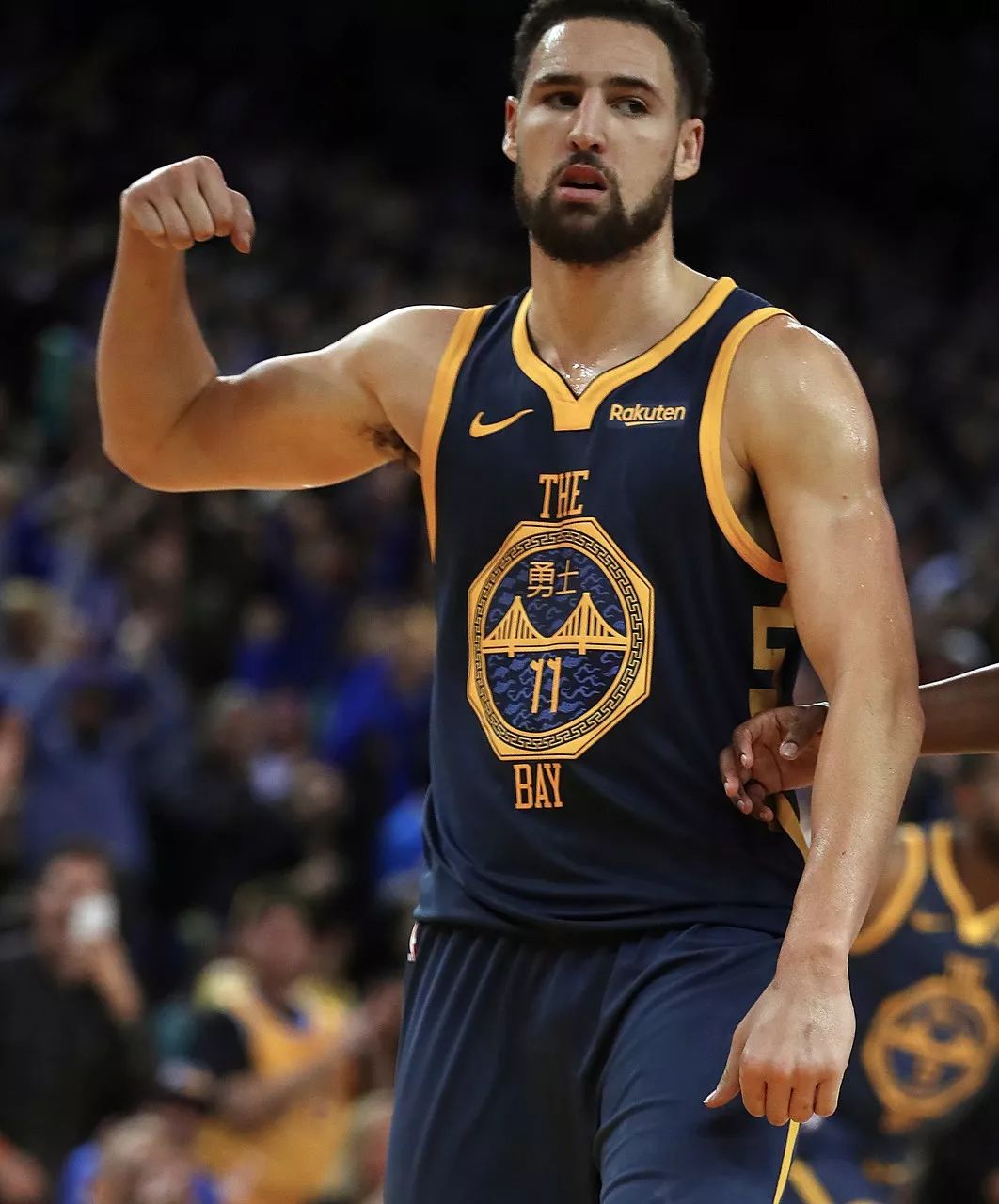 萨顿批萨拉赫：状态大幅下滑该接受替补，还自视甚高令人尴尬（萨顿指责萨拉赫：状态下滑应坐替补，自负姿态令人尴尬）