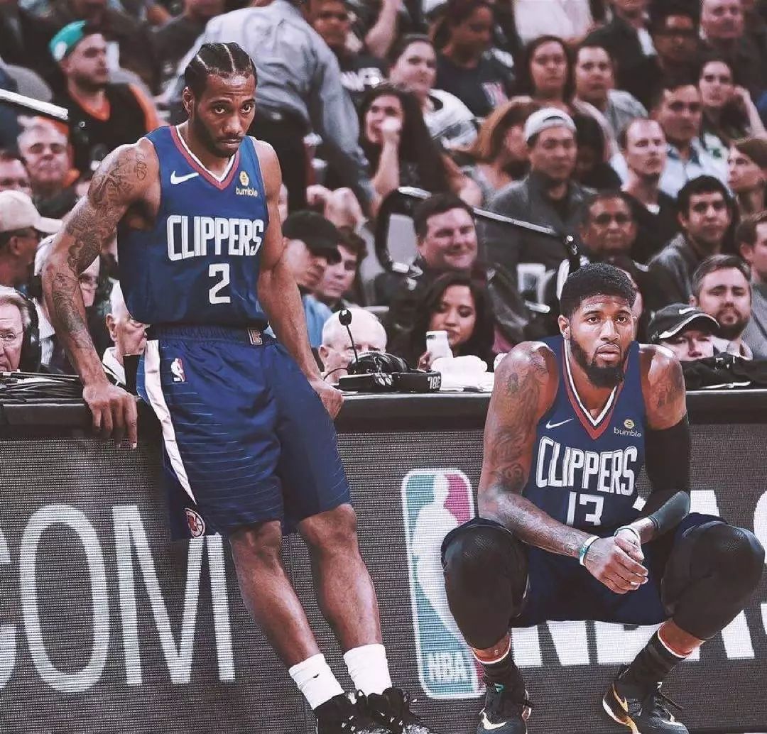 随着奥萨苏纳2-0,西甲最新积分榜出炉：多支老牌劲旅沉沦令人唏嘘（奥萨苏纳2-0取胜，西甲积分榜更新：多支传统强队低迷令人唏嘘）