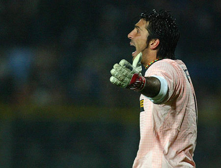 直接颁奖！雷速中超评选：法比奥大四喜，当选第30轮MVP（雷速中超评选直接官宣：法比奥上演大四喜，荣膺第30轮MVP）