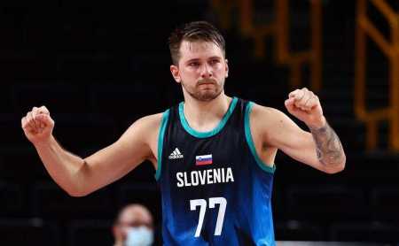 时隔两月破荒，“梅开二度”的霍伊伦还需枪口更稳（两月后破荒，霍伊伦梅开二度但机会把握仍待提升）