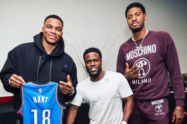 李冰冰三刷新疆滑雪场，明星效应如何引爆冰雪经济？（李冰冰三度打卡新疆滑雪场：明星效应如何带火冰雪经济？）