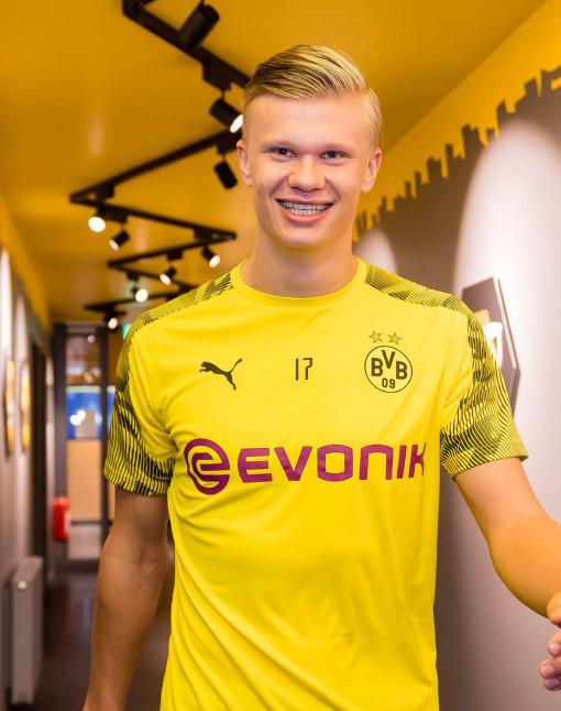 阿斯报：莱万经纪人将与沙特联赛负责人会面，后者报价很有吸引力（阿斯：莱万经纪人将与沙特联赛高层会谈，对方报价颇具吸引力）