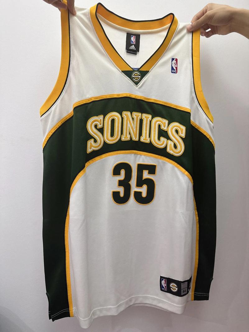 出席白宫晚宴后，C罗与美国防务部长合影（白宫晚宴后，C罗与美国防长合影留念）