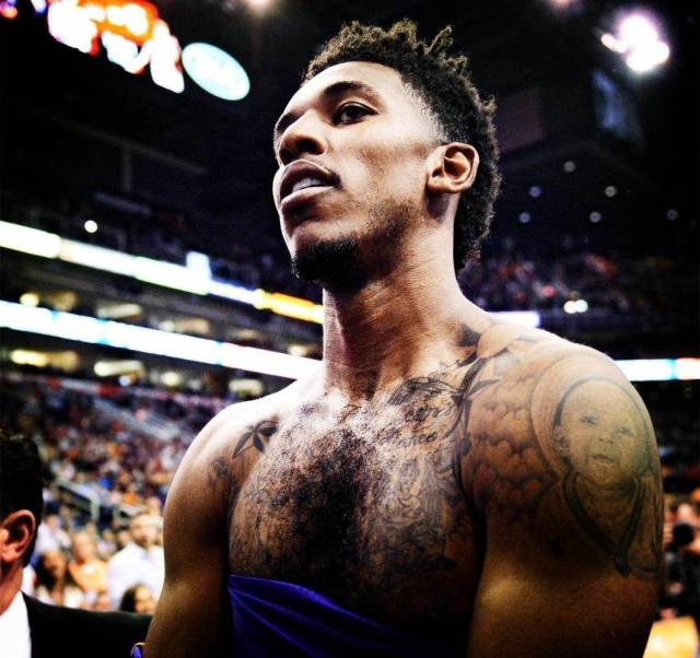 马健：瀚森防守基本完成任务但进攻要更坚决 他要拿出CBA对抗强度（马健点评瀚森：防守合格但进攻需更果断，必须打出CBA级对抗强度）