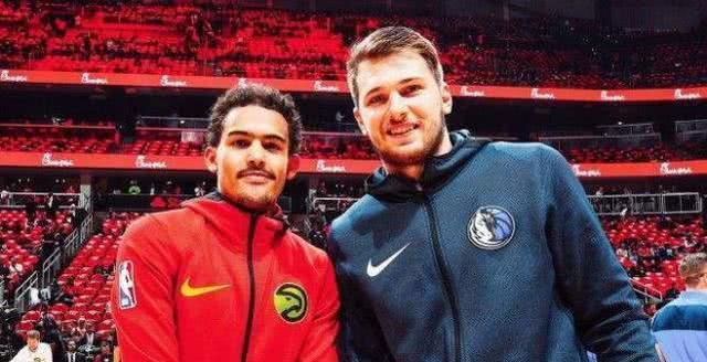 TA：前职业扑克选手执教球队升入奥超，善于理性做出战术调整（TA：从职业扑克到主帅，他率队升上奥超，理性决策精于战术调整）