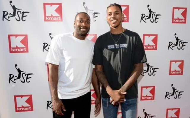 斯基拉：目前尤文从未考虑出售戴维，俱乐部依然对他充满信心（斯基拉：尤文暂未考虑放走戴维，俱乐部仍对他信心十足）