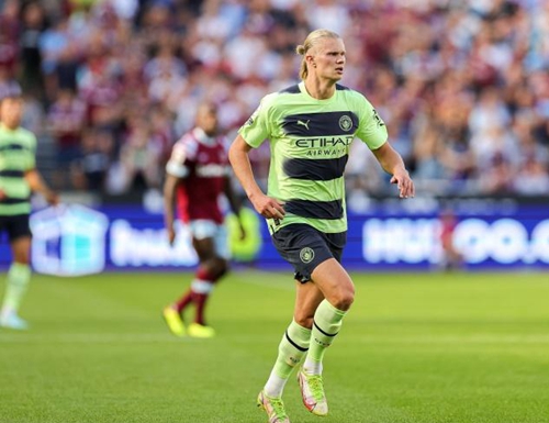 斯帕莱蒂：迪格雷戈里奥是一门；库普踢中卫就是为了参与进攻（斯帕莱蒂：迪格雷戈里奥锁定一门；库普踢中卫是为加强进攻）