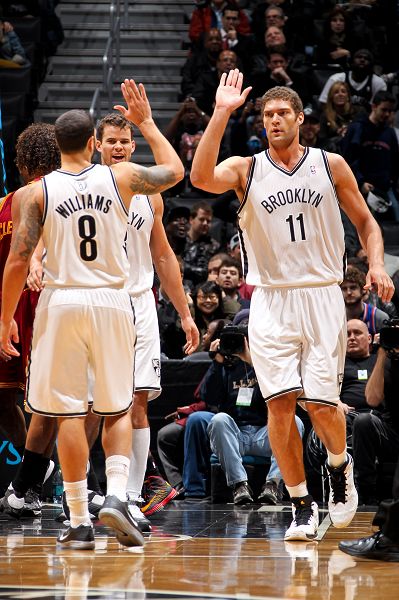 37岁80天，莱万是西甲历史上演帽子戏法第四年长的球员（莱万37岁80天，成为西甲历史上第4年长完成帽子戏法的球员）